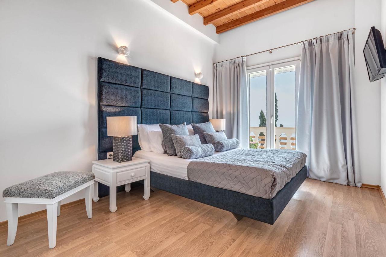 Ocean View - Luxury Villa Nefeli Kontogialos ภายนอก รูปภาพ