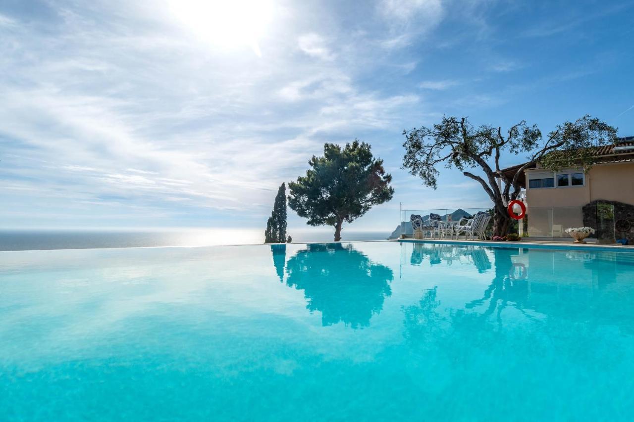 Ocean View - Luxury Villa Nefeli Kontogialos ภายนอก รูปภาพ